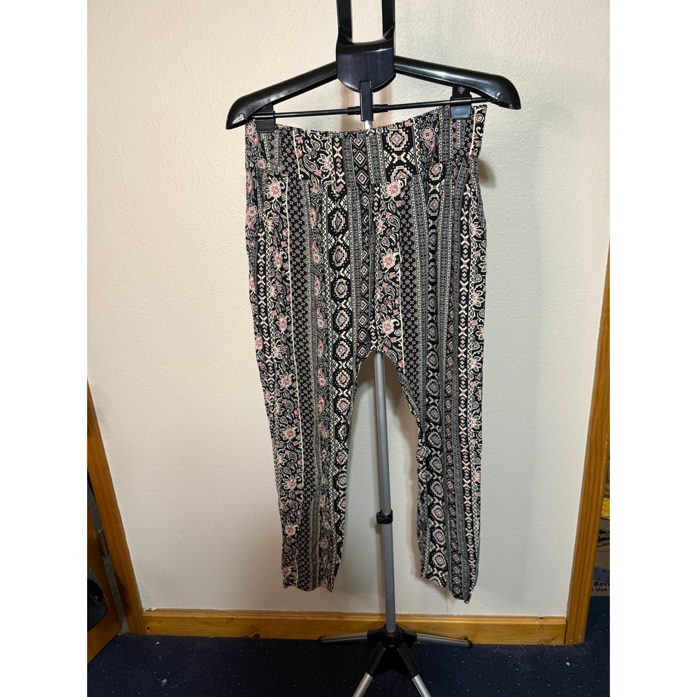 Forever 21 Womens Boho Paisley Geometric Print High‎ Rise Tapered Pants Black M